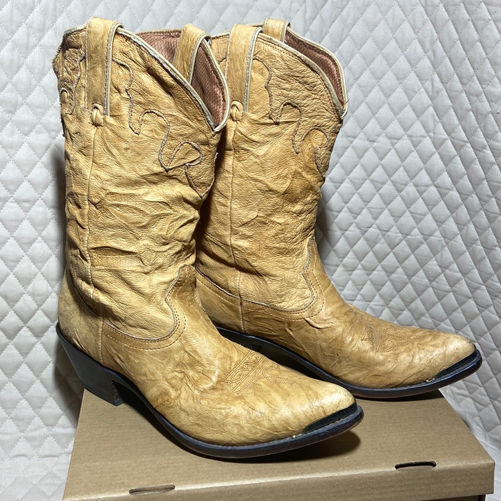 Durango Natural Color Soft Leather Cowboy Boots. Wooden Heel. Size 8M. Like New.